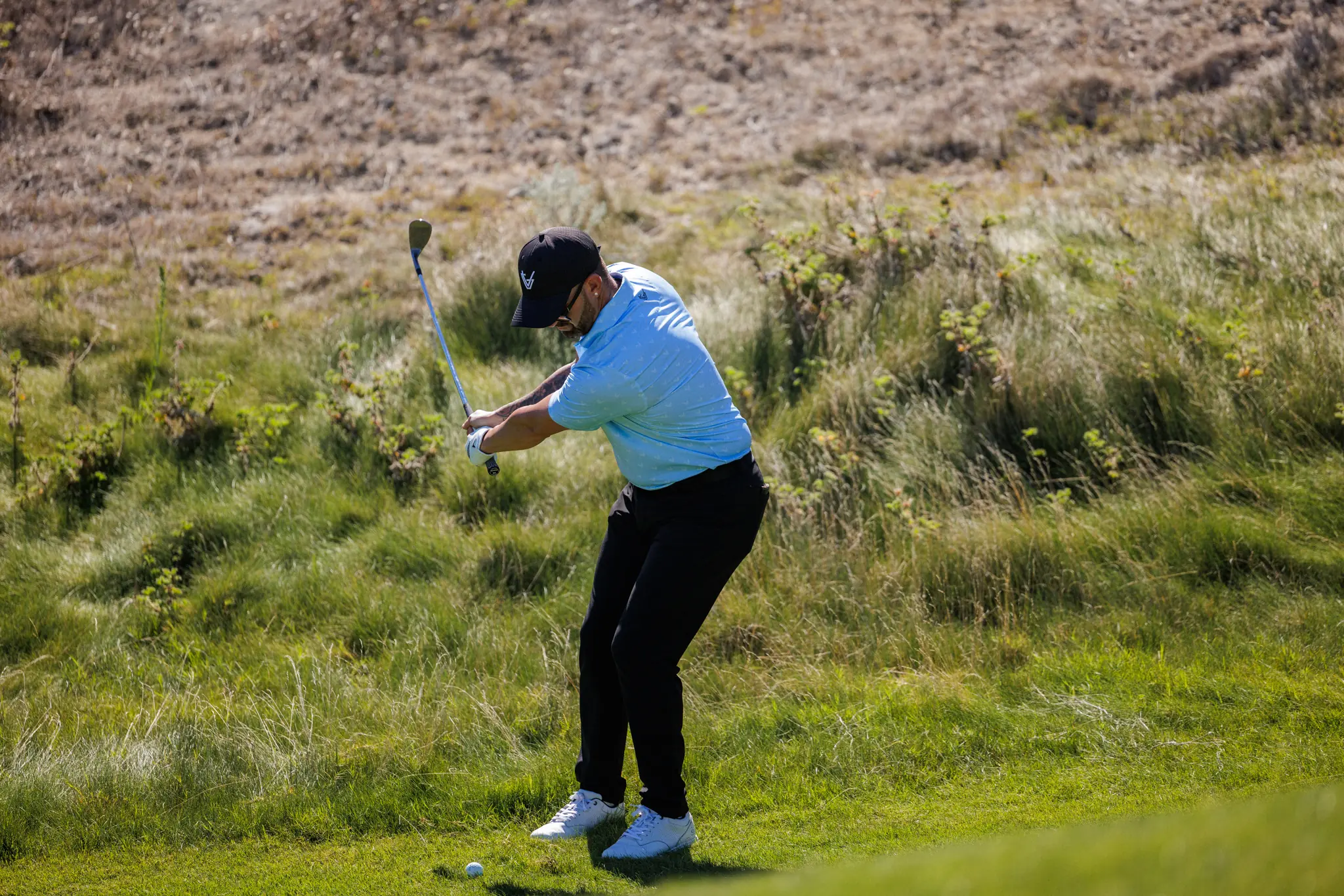 Read more about the article How to Stop Digging and Start Gliding: The Secret to Better Chip Shots